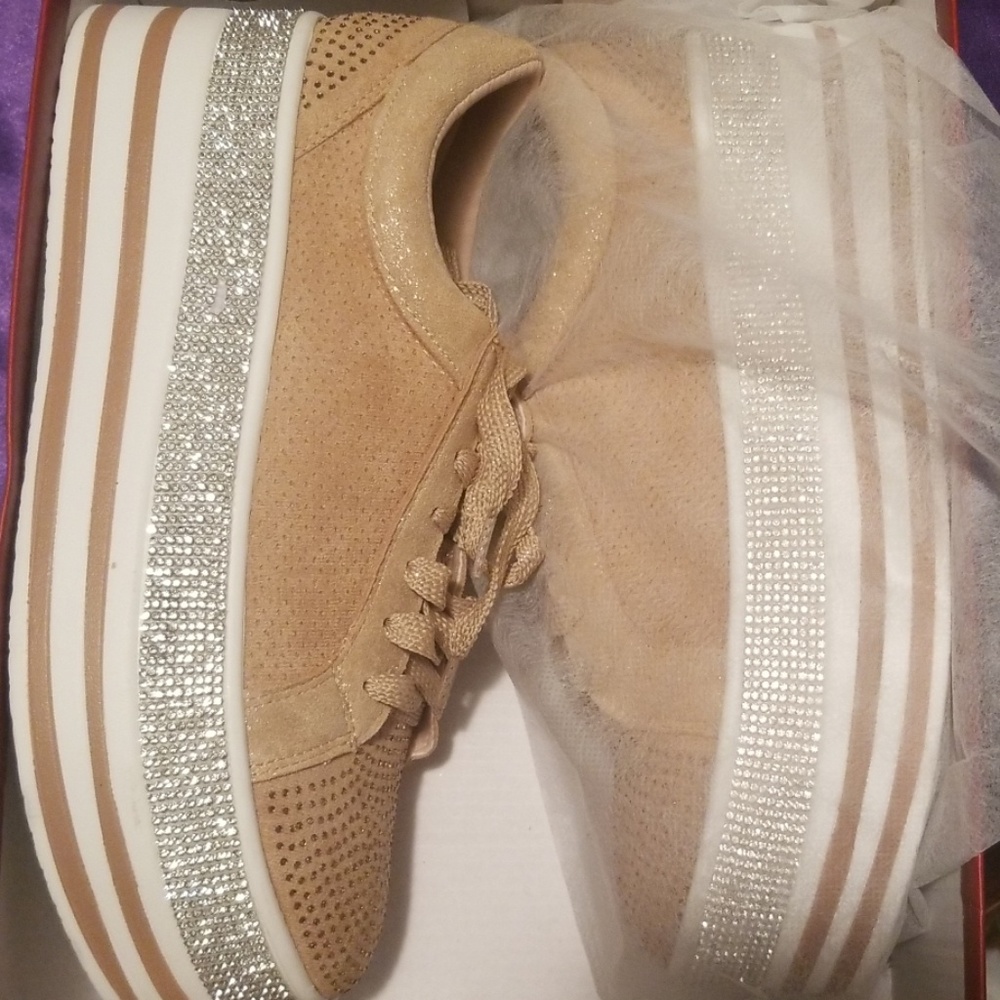 Platform sneakers